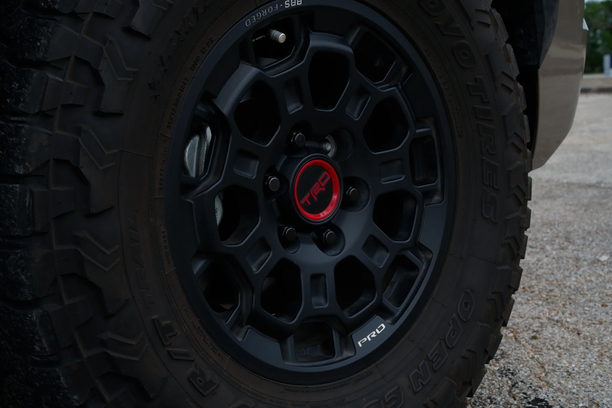 Toyota Sequoia — photo 10 of 18
