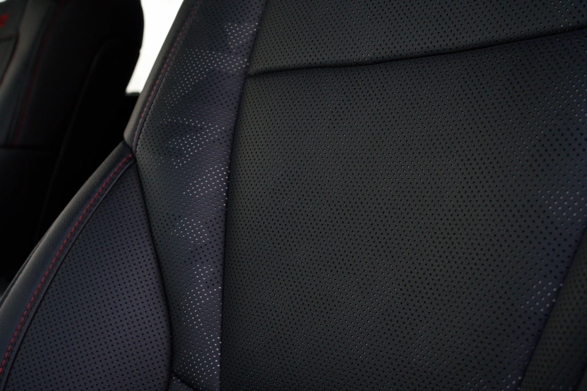 Toyota Sequoia — photo 18 of 18