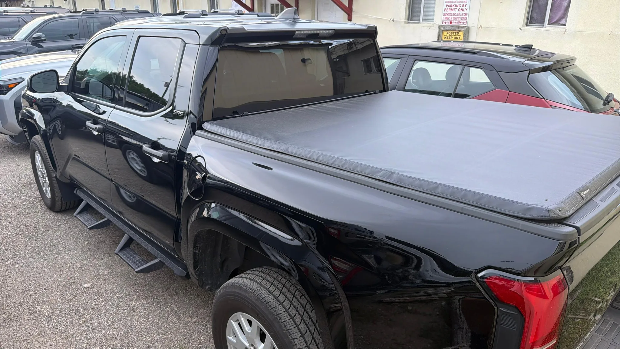 Toyota Tacoma — photo 2 of 2