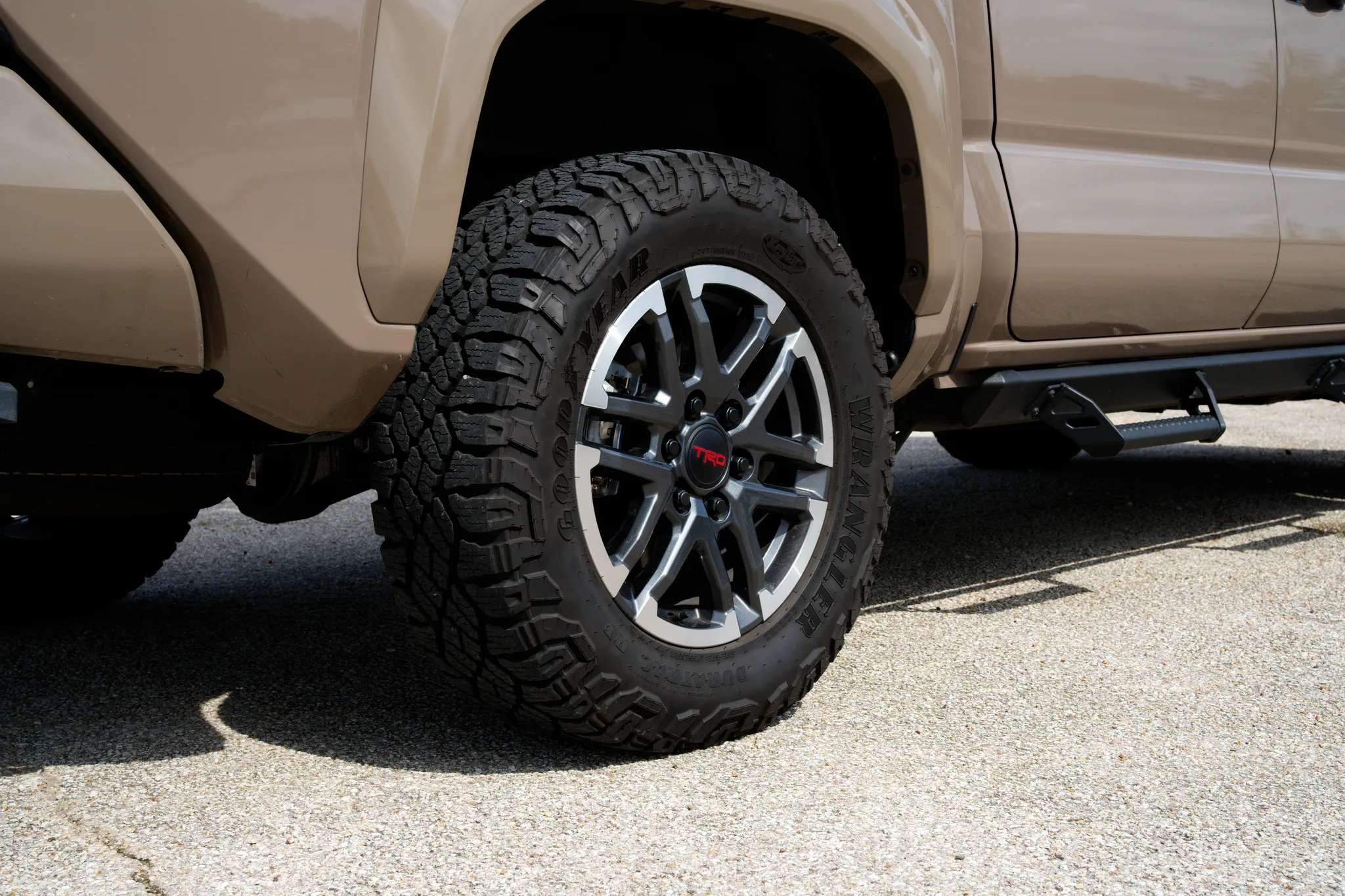 Toyota Tacoma — photo 3 of 9