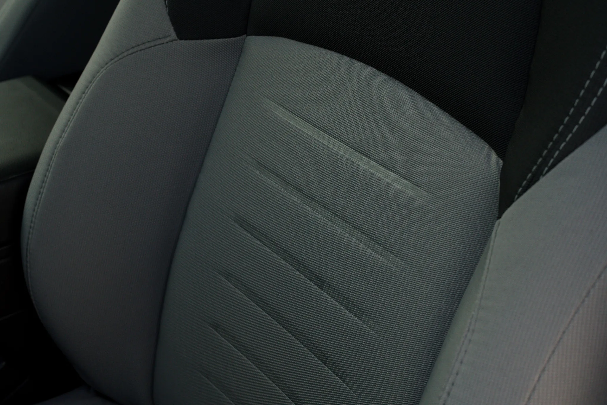 Toyota Tacoma — photo 8 of 9
