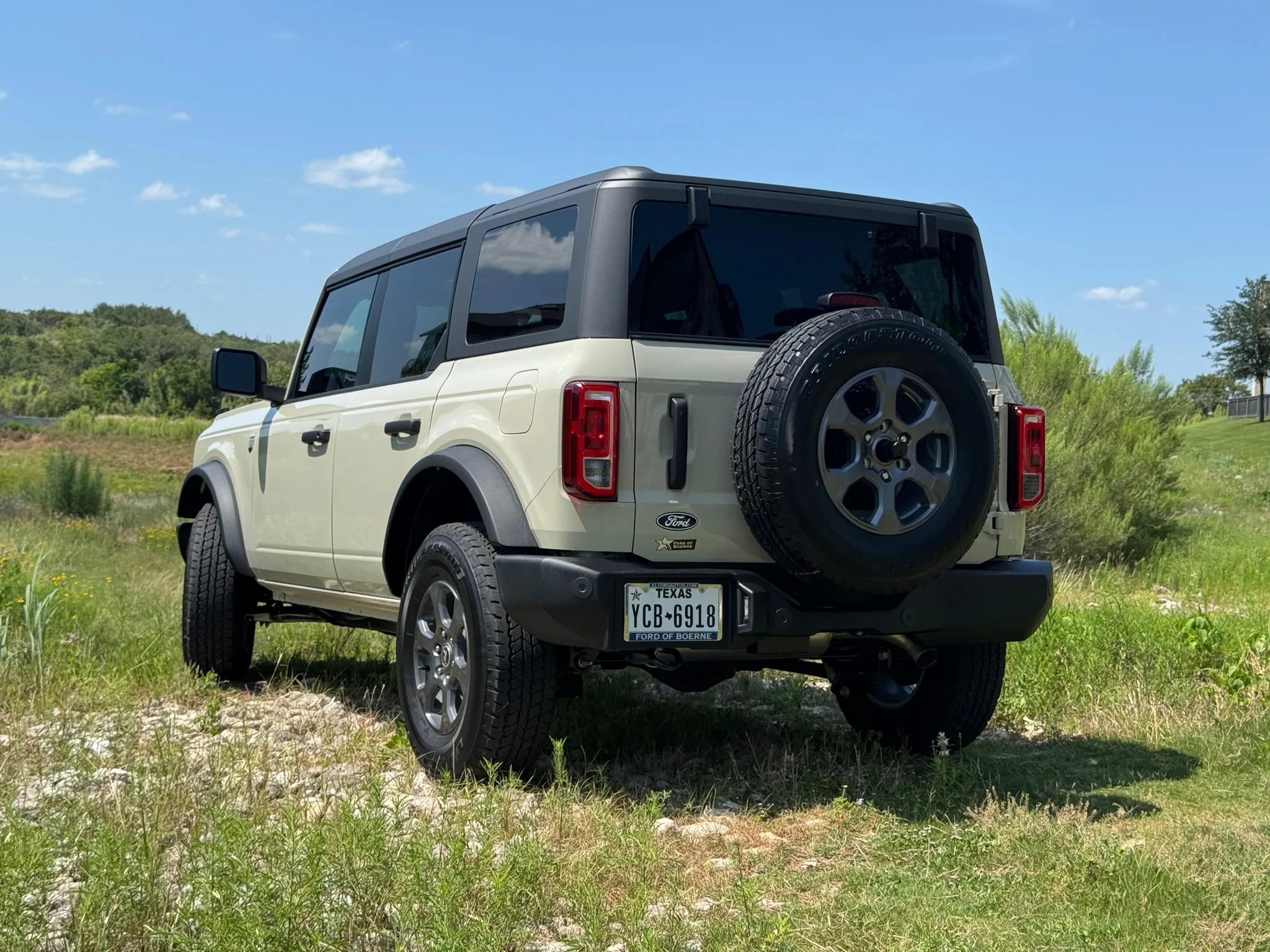 Ford Bronco — photo 5 of 6