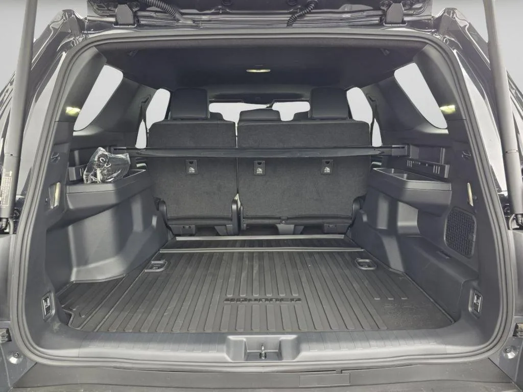 Toyota 4Runner — photo 8 of 8