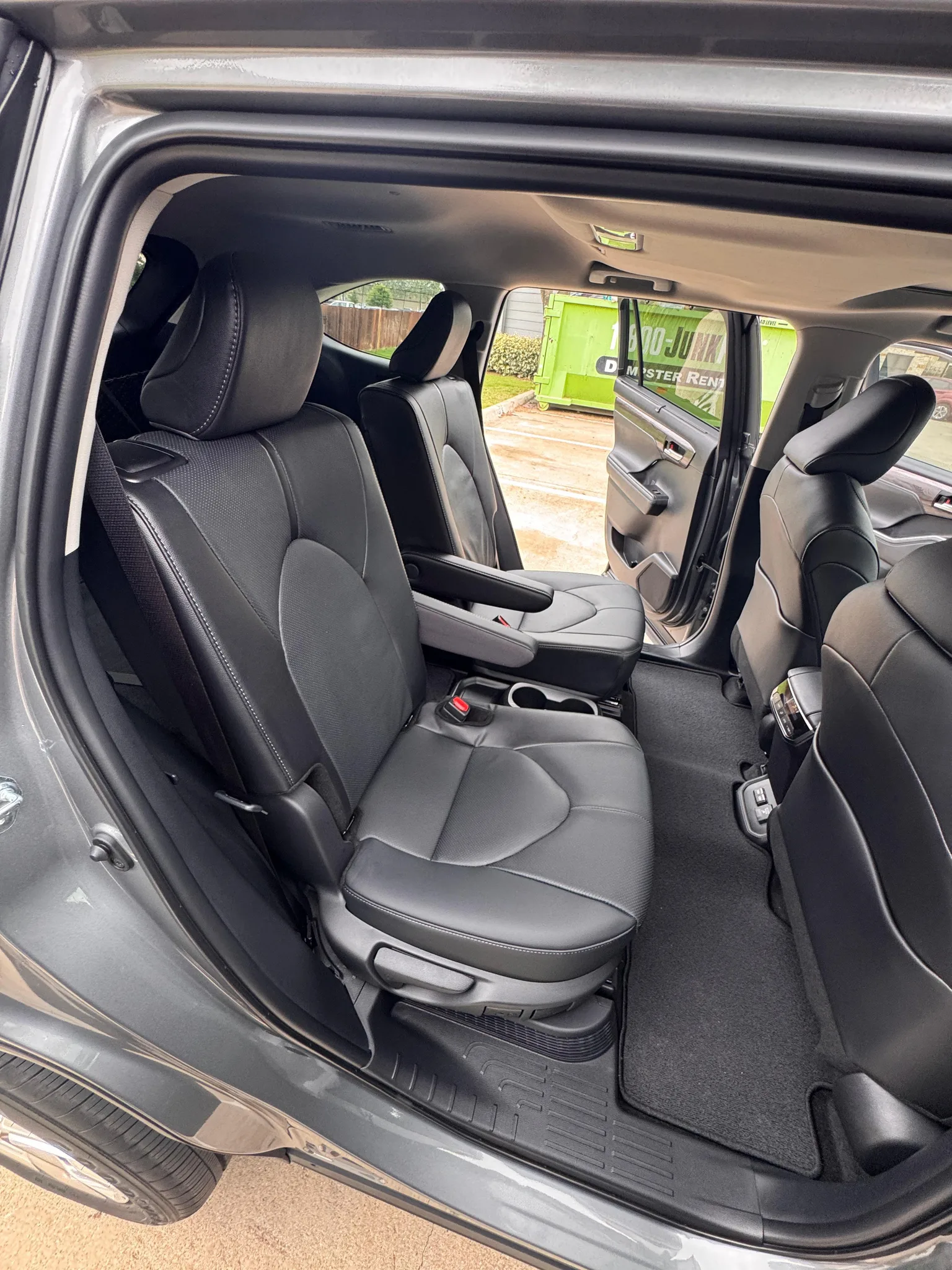 Toyota Highlander Hybrid — photo 6 of 7