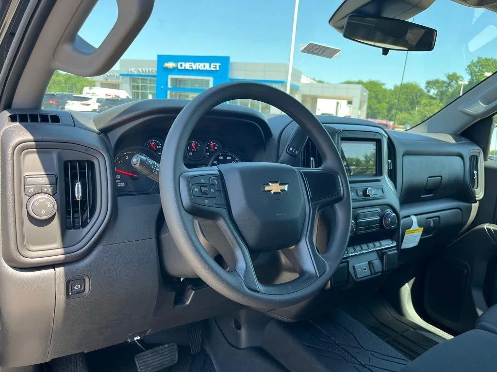 Chevrolet Silverado 1500 — photo 5 of 7