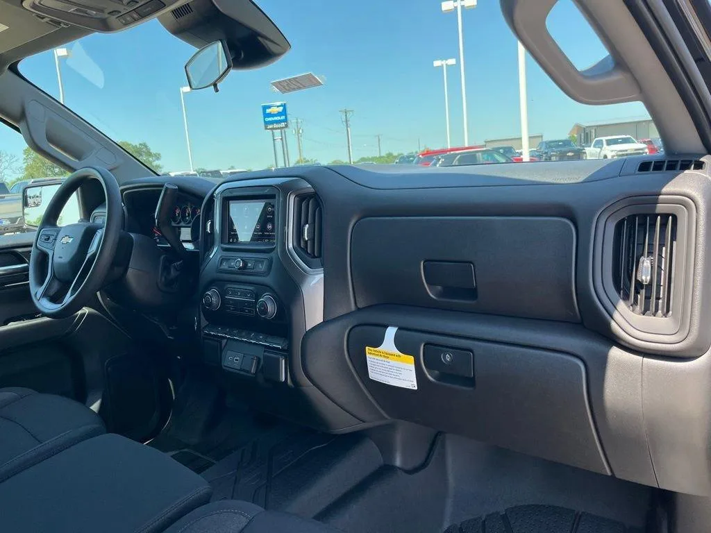 Chevrolet Silverado 1500 — photo 6 of 7
