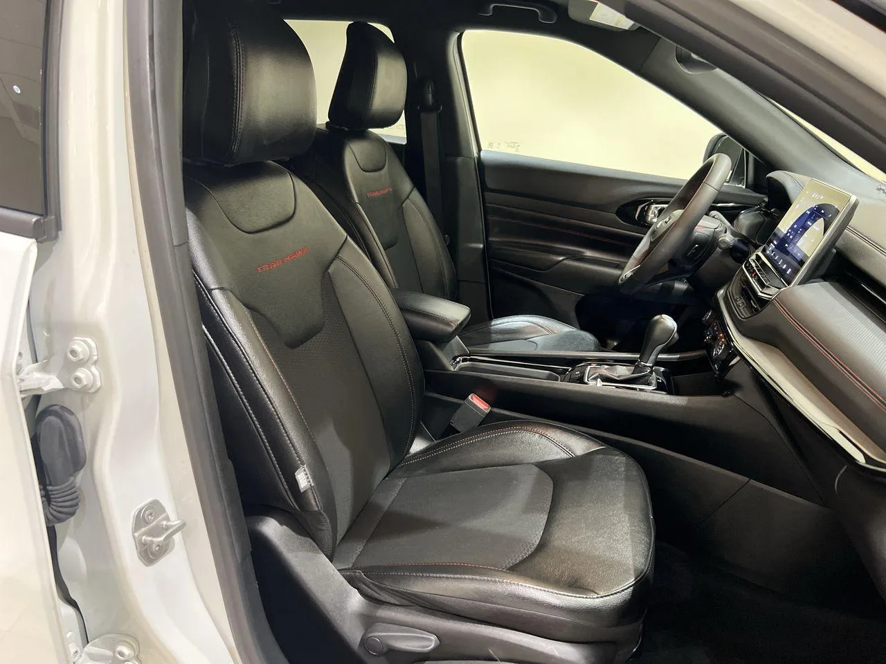 Jeep Compass — photo 4 of 4