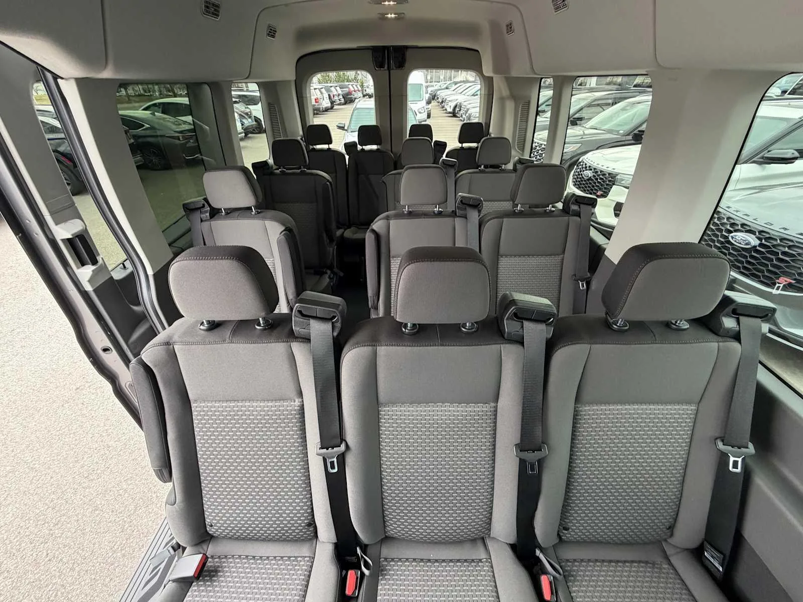 Ford Transit — photo 6 of 6