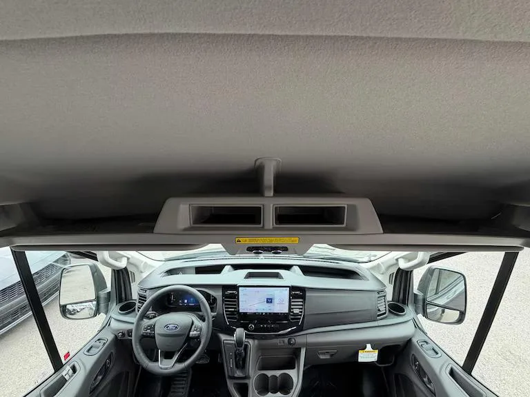 Ford Transit — photo 3 of 6