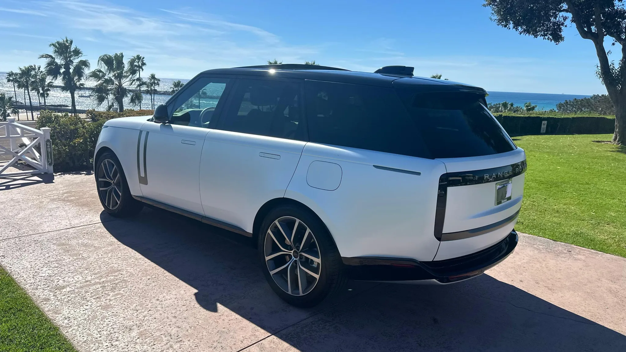 Land Rover Range Rover — photo 17 of 20